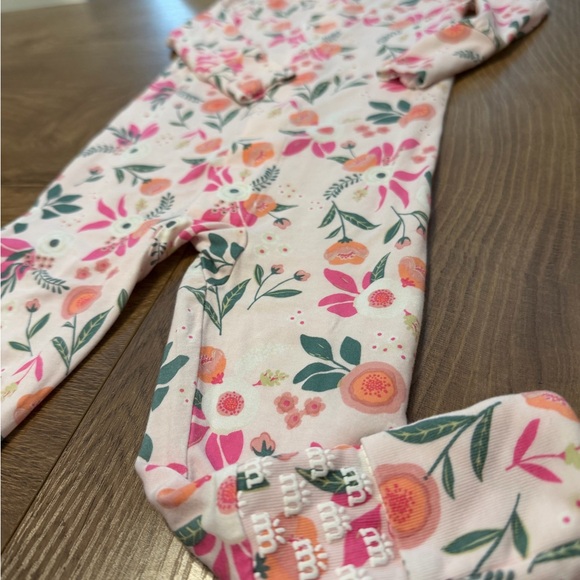 Magnetic Me Floral Footie - Picture 2 of 4